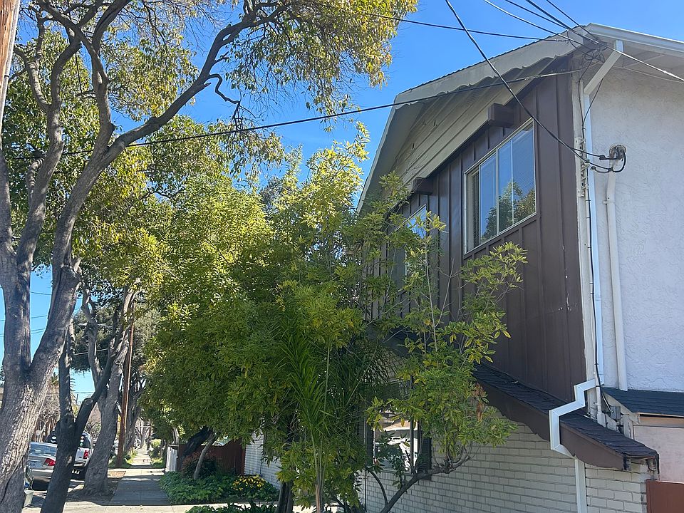 outside view of townhouse