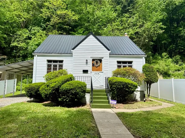 413 Days Run Rd, Creighton, PA 15030