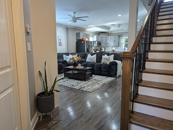 5th image of 114 W Brown St