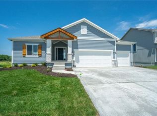 9016 NE 111th Pl, Kansas City, MO 64157