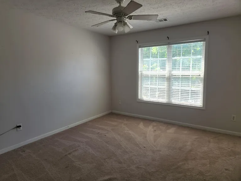 2350 Kirkstone Dr — Photo 12
