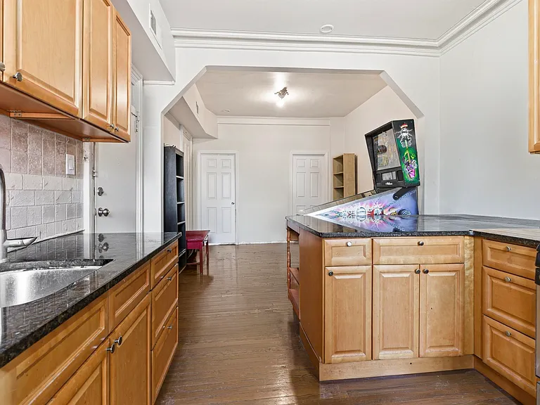 233 Summit Ave #2 — Photo 2