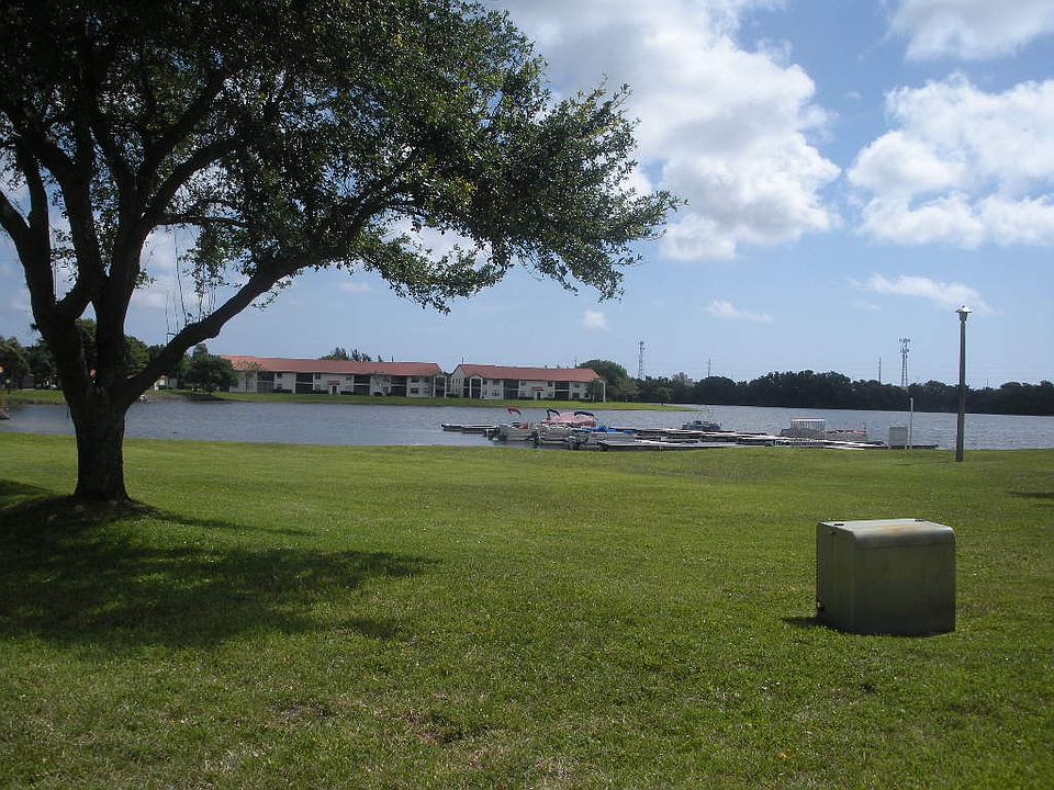2nd image of 1208 Republic Ct