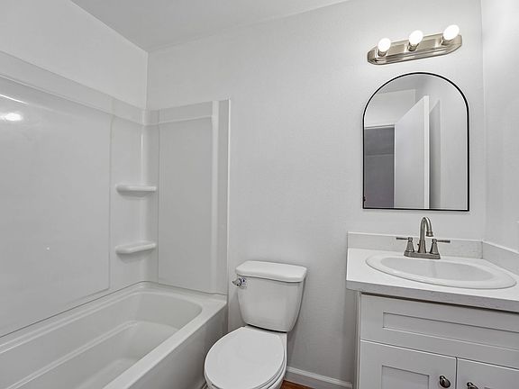 4th image of 991 W Blaine St APT 54
