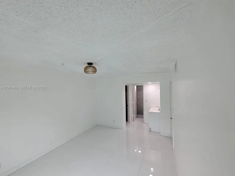 700 SE 2nd Ave #313 — Photo 9