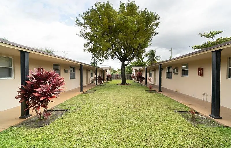 2 bed, 1.0 bath, 800 sqft, $1,750 — Photo 2