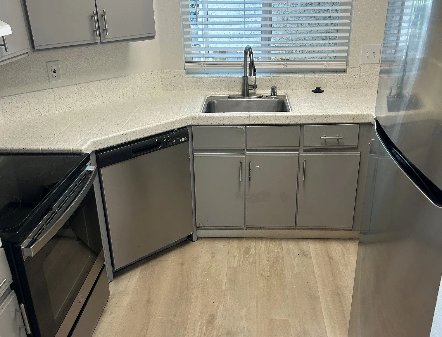 Monterey Valley Apartments — Photo 3