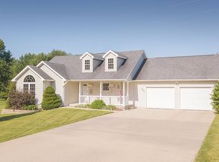 3051 Timber Creek Cir, Riverside, IA 52327