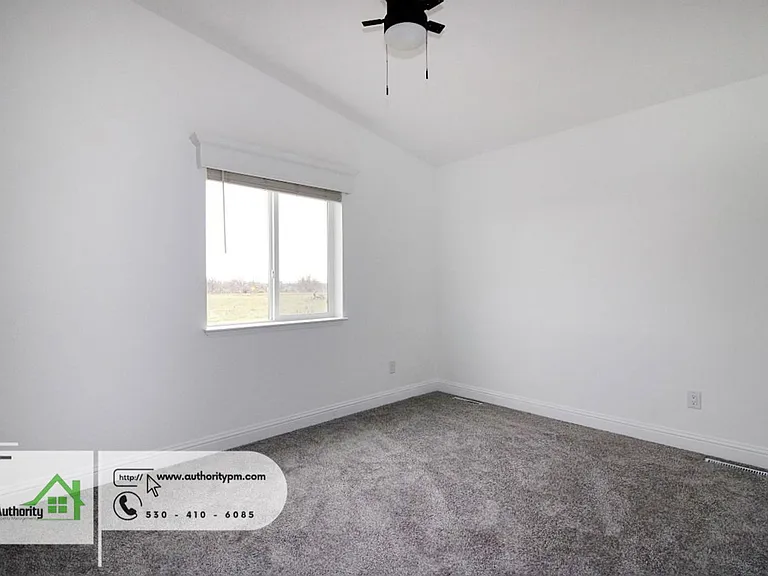 18848 Lorina Dr — Photo 9