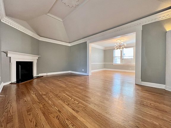 4th image of 7544 York Dr