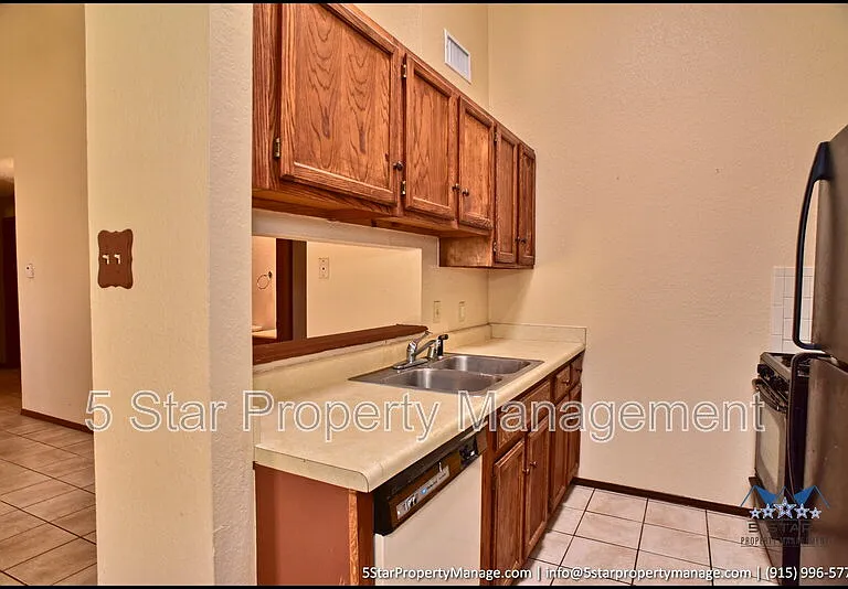 11645 Gordon Cooper Ln — Photo 16