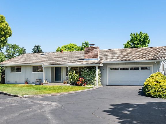 3rd image of 91 Vineyard Circle