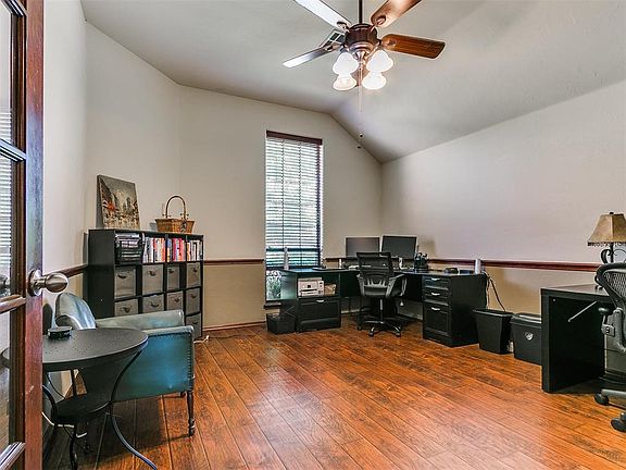 4th image of 17001 Kemble Ln