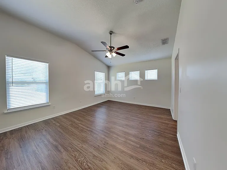 3584 Shrewsbury Dr — Photo 9