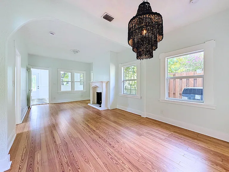 224 N Ocean Breeze — Photo 10