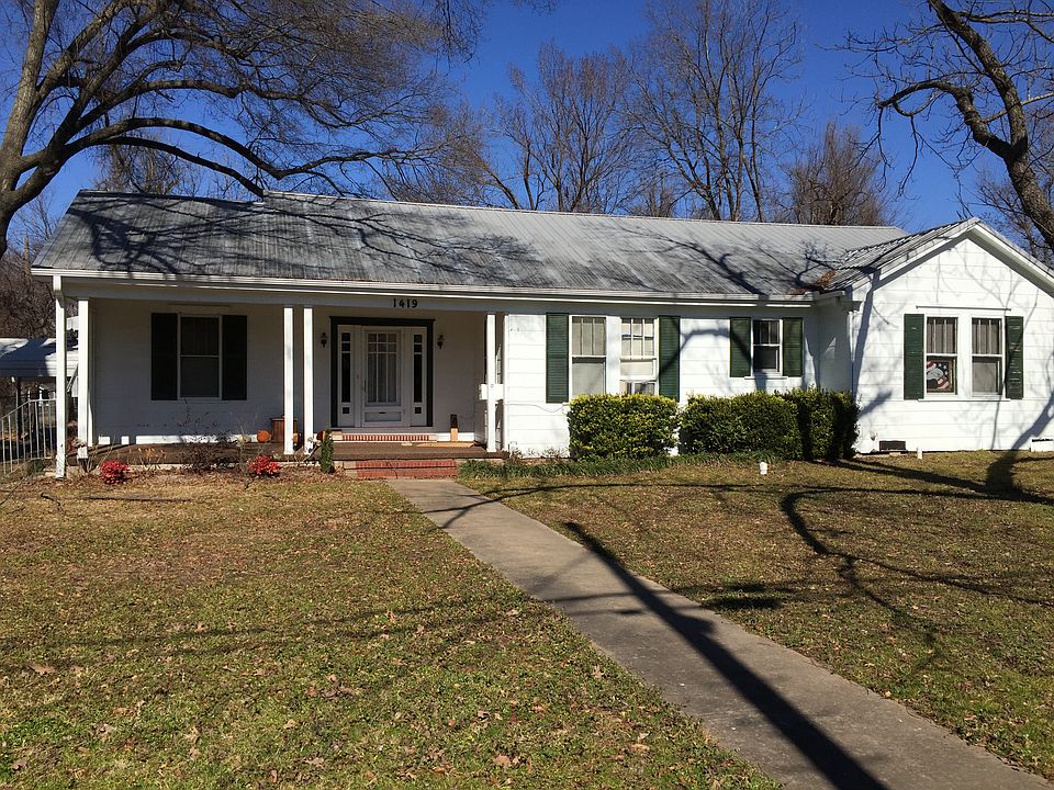 1st image of 1419 Pine Bluff St