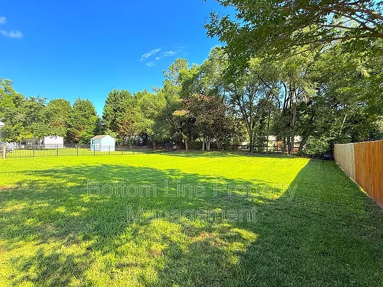 4013 Inglehurst Dr — Photo 23