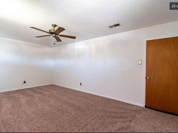 4th image of 2403 Davis Cir