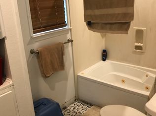 3121 Edgewood Dr, Dickinson, TX 77539