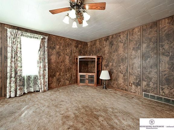 4th image of 502 Oak St