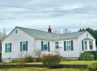 1 Lamb Hts, Rockport, MA 01966