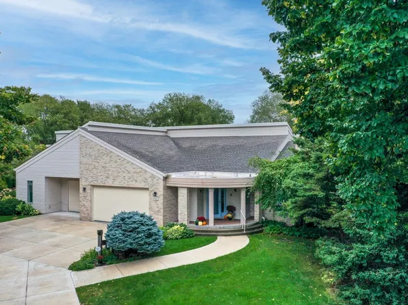 1103 Stonefield Cir, Middleton, WI 53562