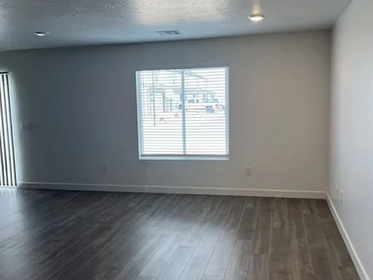 310 W 2050 N — Photo 13