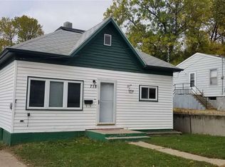 715 12th St NE, Minot, ND 58703