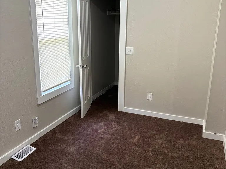 614 Norton Ave — Photo 5