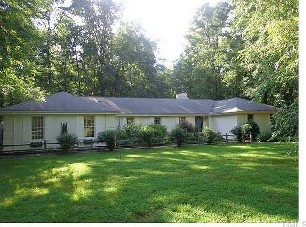 1st image of 107 Fieldstone Ct