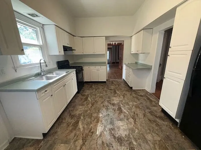 1601 W Ayres Ave — Photo 7