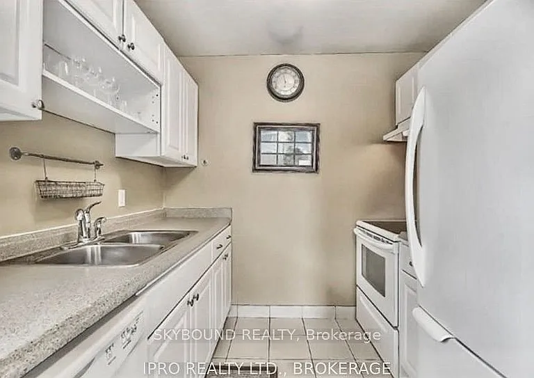 252 William Roe Blvd N #3 — Photo 16