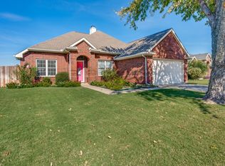 1010 Diane St, Aubrey, TX 76227