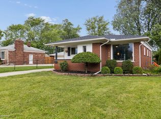 22731 Visnaw St, Saint Clair Shores, MI 48081