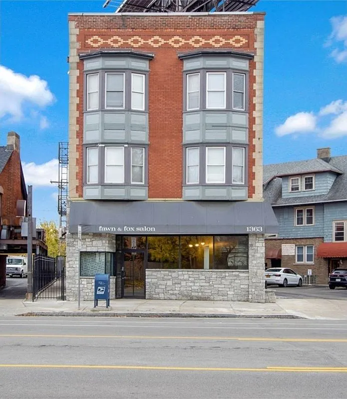 1 bed, 1.0 bath, 900 sqft, $1,350 — Photo 1
