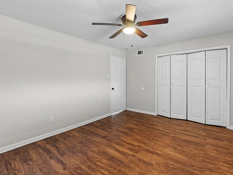 2819 Berry St #1 — Photo 8