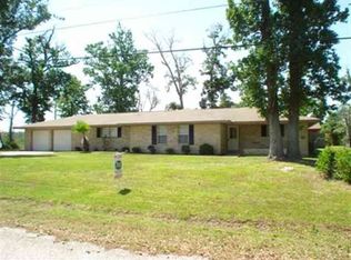 1010 Sabine Dr, Bridge City, TX 77611