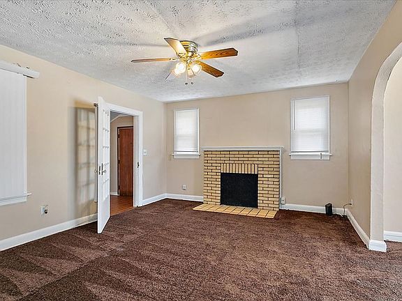 2nd image of 27 E 54th St
