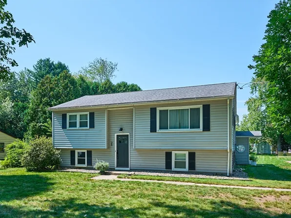 26 Oliver St, Easthampton, MA 01027