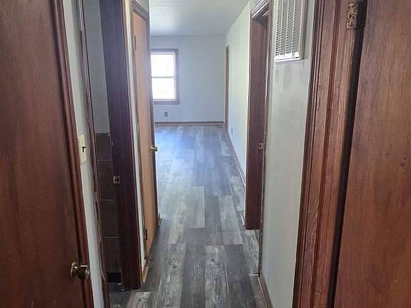 4th image of 1043 Barlen Dr