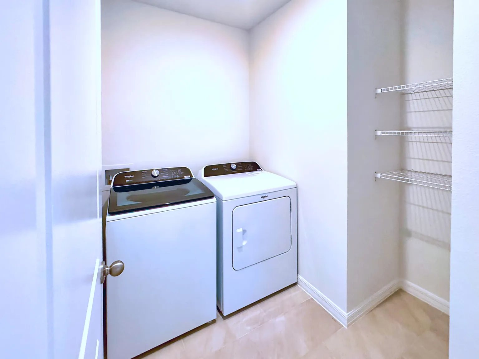 4 bed, 1687 sqft, $2,199 — Photo 3
