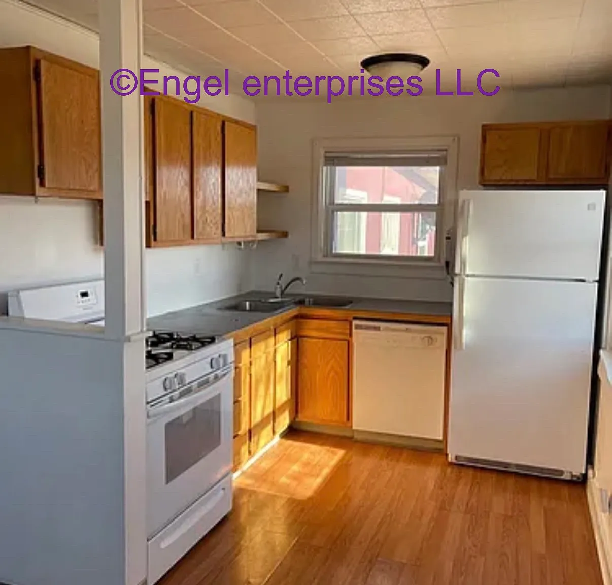 3 bed, 1250 sqft, $1,550 — Photo 1