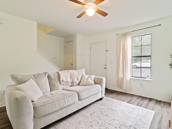 5th image of 1325 Greendale Ave Unit 33