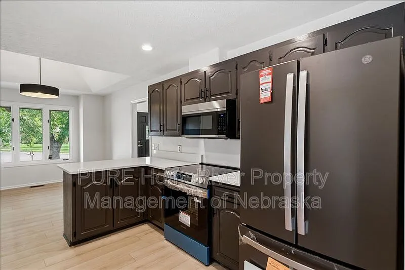 4 bed, 4.0 bath, 3179 sqft, $3,200 — Photo 3
