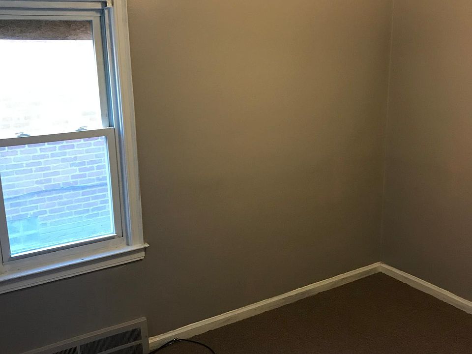 2nd image of 12144 Heyden St