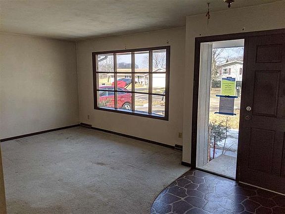 3rd image of 4939 Pepper Dr