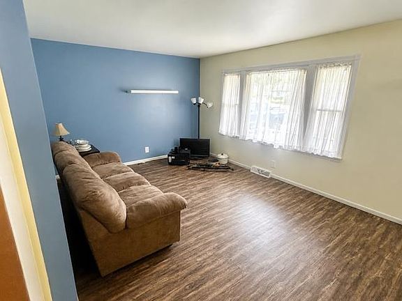 5th image of 633 Briarwood Dr