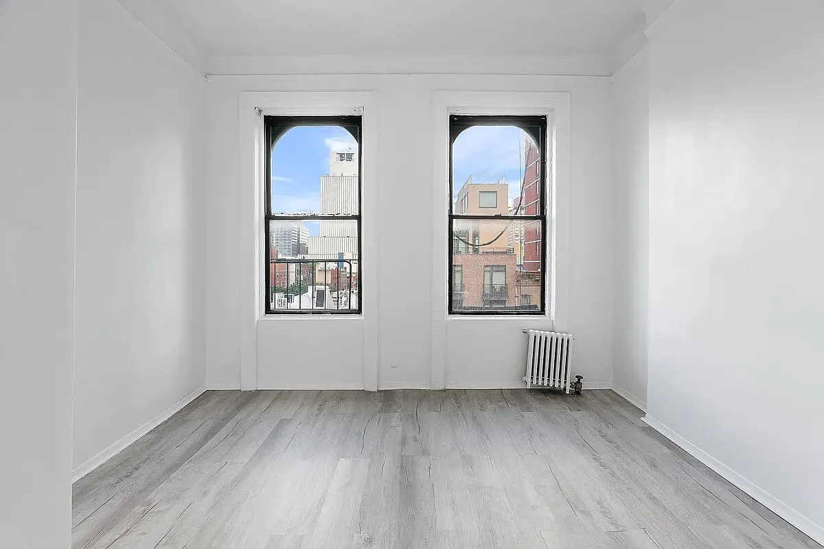 824 Ninth Avenue — Photo 2