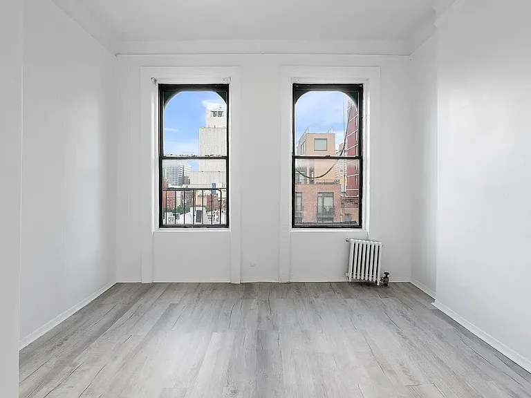 826 9th Ave #4RN — Photo 2