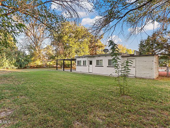 5th image of 713 Elmwood Ct